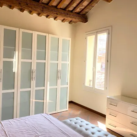 Mazzini Apartment *